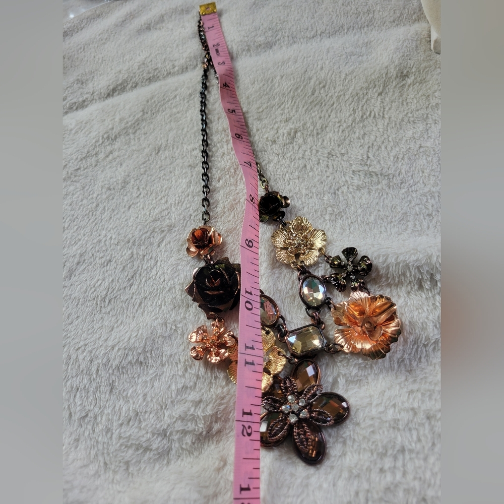 Stunning Antiqued Bronze/Gold Tone Floral Rhinestone Statement Necklace - Picture 10 of 11